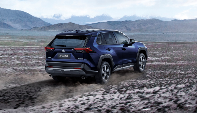 2022-0615-004【日常稿件6】双擎动力能文能武，rav4荣放2022款畅享驾趣无忧-v21691.png