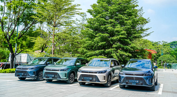 AITO问界M7迎来首批用户，全国交付季正式启动