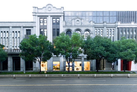【新闻稿】极氪中心福州东百中心正式开业  极氪全国门店已达230+家428.png