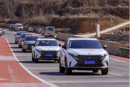 卷王3月再卷价格风云，12万豪华平替全新第三代荣威RX5限时9.99万起743.png
