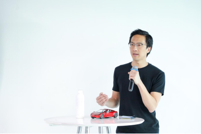 【0316新闻最新版】特斯拉全球软件工程副总裁David Lau：造车过程中，软件帮助我们抵达从未想过的高度(1)969.png