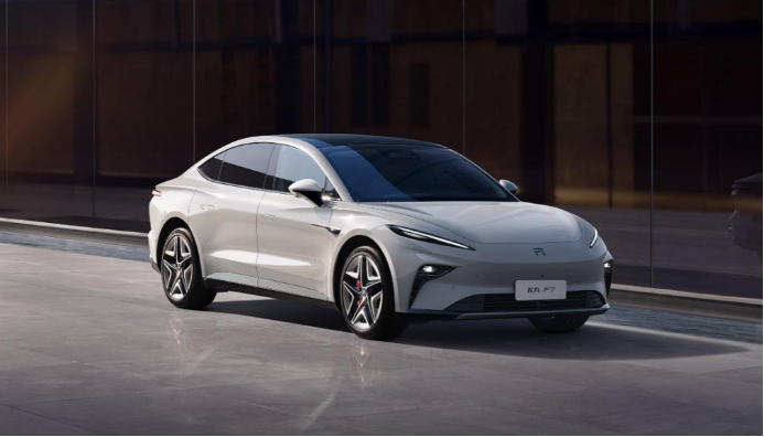 【新闻稿】中大型豪华纯电轿车飞凡F7正式上市 售价20.99万-30.19万926.png