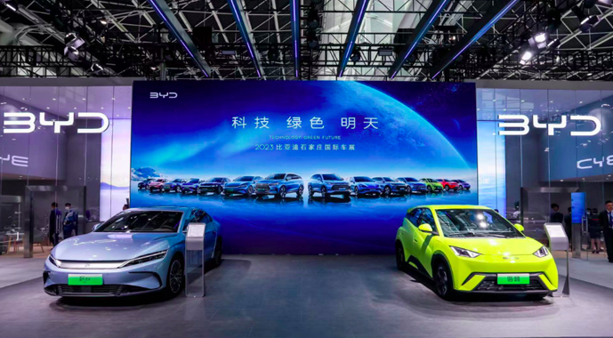 比亚迪海洋网三车齐发！ 新一代主流电动车海鸥亮相石家国际庄车展