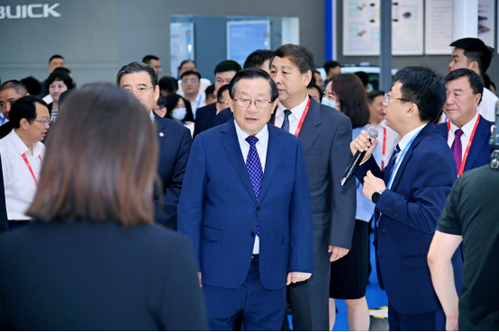 【新闻评论稿13】有背景！凯翼展台大咖云集，透漏出哪些重要信息？273.png