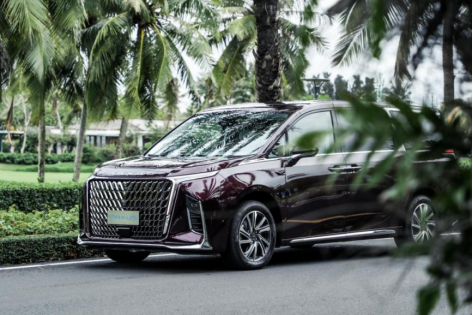 【上汽大通maxus新闻稿】助力“上合盛会”，“国宾车”再出征！上汽大通maxus g90成为2023上合博览会官方指定用车1154.png