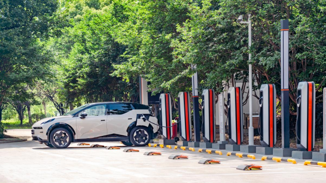 【新闻稿】全国最大极氪中心 北京王府国际开业 品牌生态全速进阶1718.png