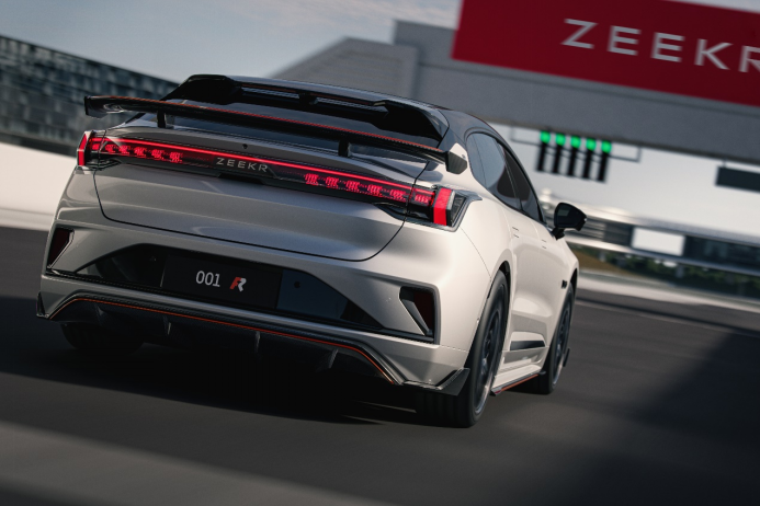 112c5725447a85481b4da9ec9a09a985.png 【新闻稿】极氪百万超跑曝光 将于品牌技术进化日亮相175.png