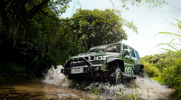 官方指导价26.99万元，最顶BJ40全面进阶来袭，雨林猛兽可城可野