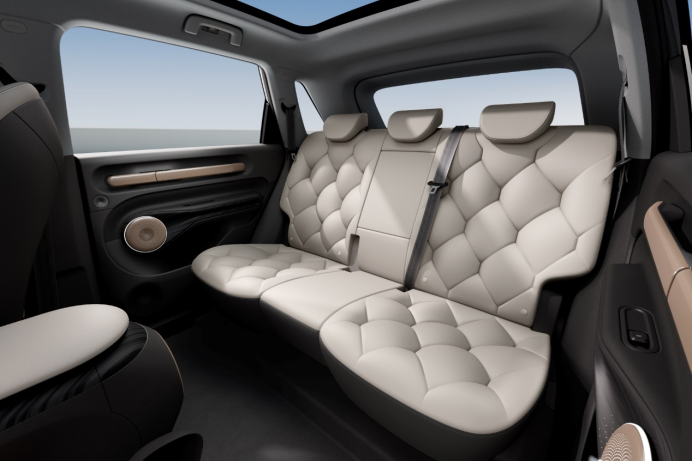 8b4d148967529786ac43838e80f74a79.png 【新闻稿】宝骏云朵新增四款外观车色和一款内饰新色,并宣布9月28日ota娱乐生态769.png