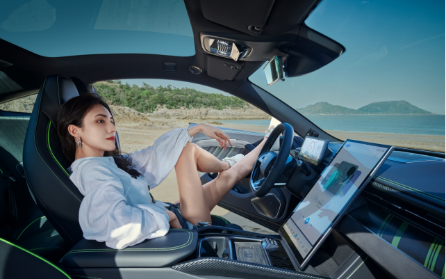 23f91b2f165c34f9f5639522c23db6dc.png 开过哪吒gt,他们“抛弃”了家里的豪华超跑v202308221604.png