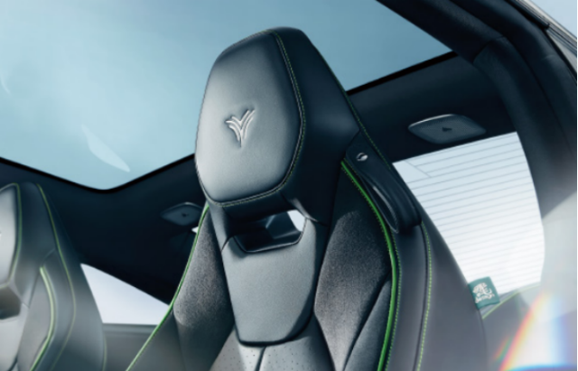 31e0f794e0d709bbf8006c348cf04a14.png 开过哪吒gt,他们“抛弃”了家里的豪华超跑v202308221173.png