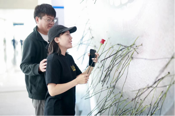 在武汉车展邂逅秋日浪漫计划 东风雪铁龙、东风标致疯狂圈粉658.png
