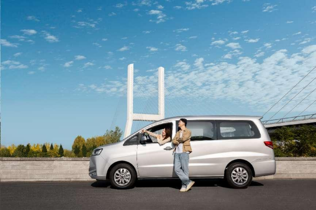 【月费8】旅游客运新选择，高级营运纯电MPV瑞风E4来了914.png
