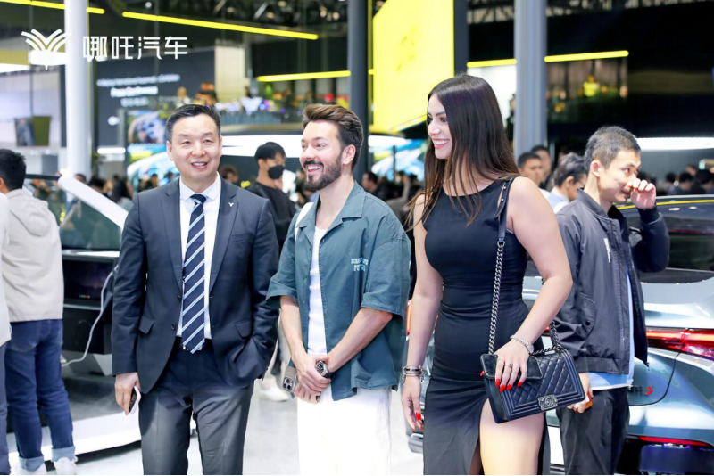 【新闻稿】“Snapdragon Ride Flex（SA8775P）舱驾融合平台”全球首搭哪吒汽车2672.png
