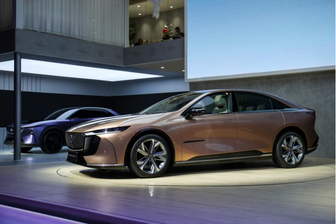 树立合资新能源全新价值标准 长安马自达mazda ez-6北京车展全球首秀1678.png