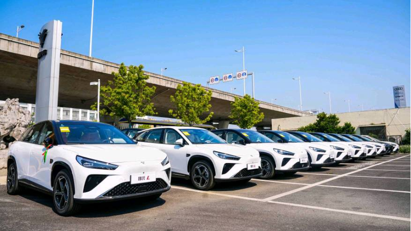 278496a4bb69ce0af4eed5a416a37f50.png 1_【新闻稿】哪吒l开启首批交付,哪吒汽车ceo张勇亲自交车277.png