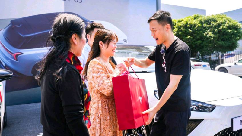 3410ea90615835ed0b02838295a632b0.png 1_【新闻稿】哪吒l开启首批交付,哪吒汽车ceo张勇亲自交车1193.png