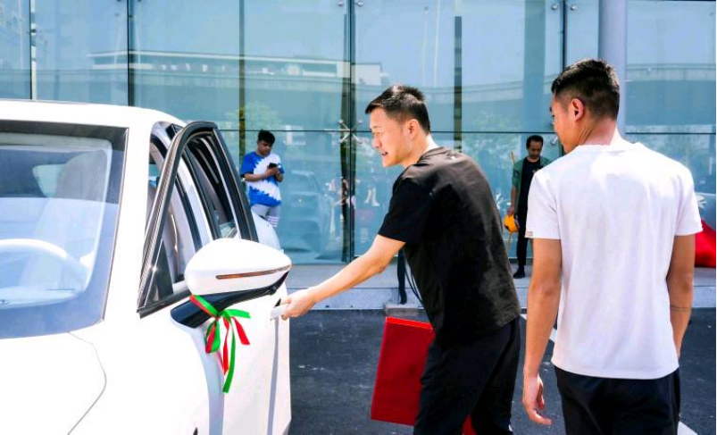 8ebff31501916008fa68ade4cc3f3dff.png 1_【新闻稿】哪吒l开启首批交付,哪吒汽车ceo张勇亲自交车1167.png