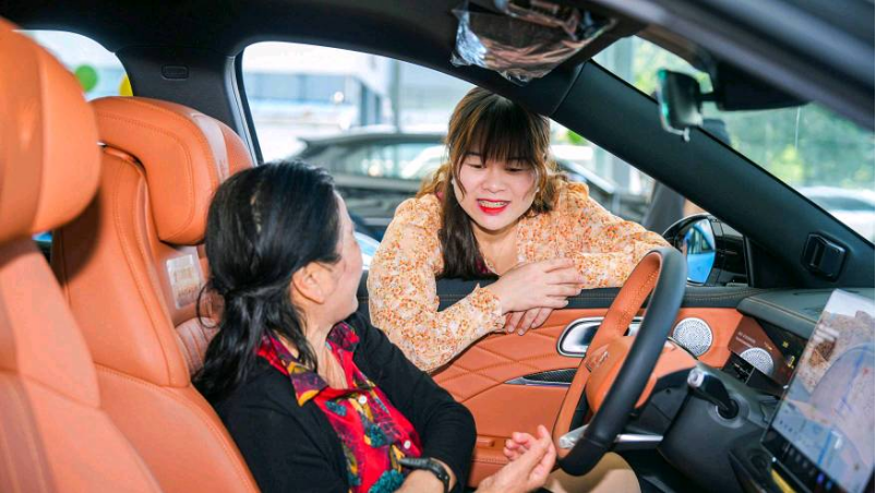 9abc3004a5c5919d5ba0583a1599926f.png 1_【新闻稿】哪吒l开启首批交付,哪吒汽车ceo张勇亲自交车652.png