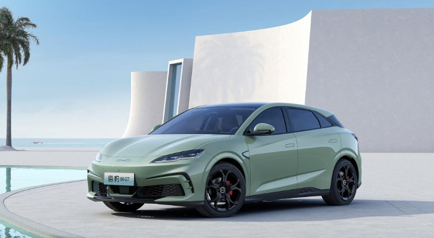 年轻人第一台GT，比亚迪海豹06GT开启盲订15万元起