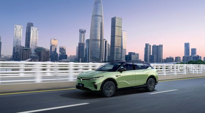 岚图知音17.99万起售，逼停Model Y、掀翻蔚小理