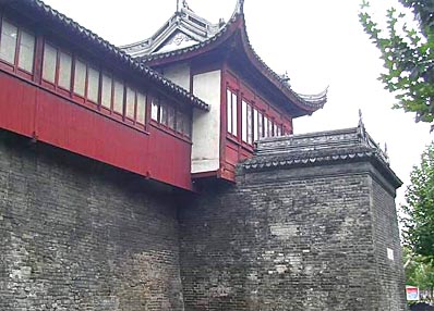 吊古怀旧  上海古城墙