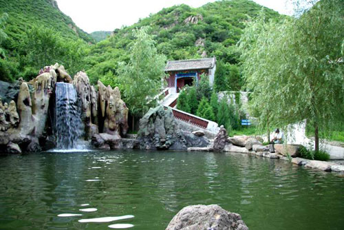 北方原始林区之张家口黄龙山庄