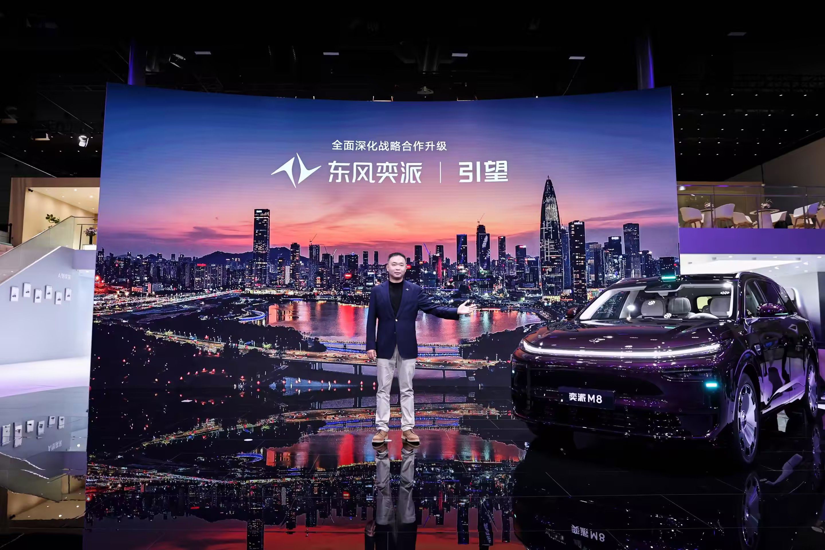 满场都是东风奕派M8，“华派黄金标准大六座”闪耀粤港澳车展